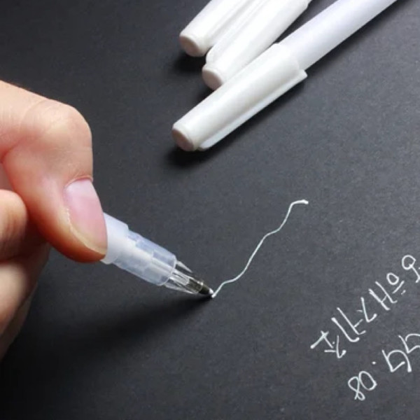 Gel pen for marking eyebrows Touchnew (white)