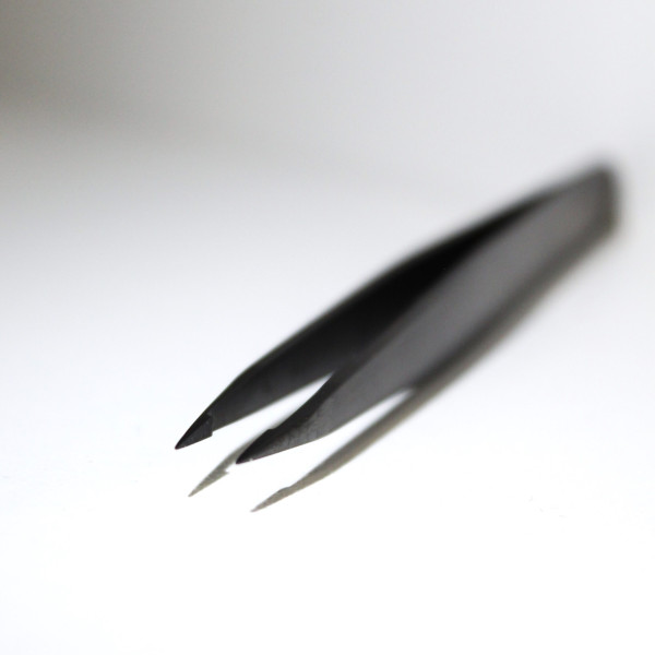OKIS eyebrow tweezers for thinning with a point
