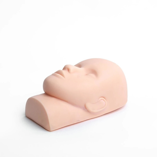 Mannequin head for eyelash extensions
